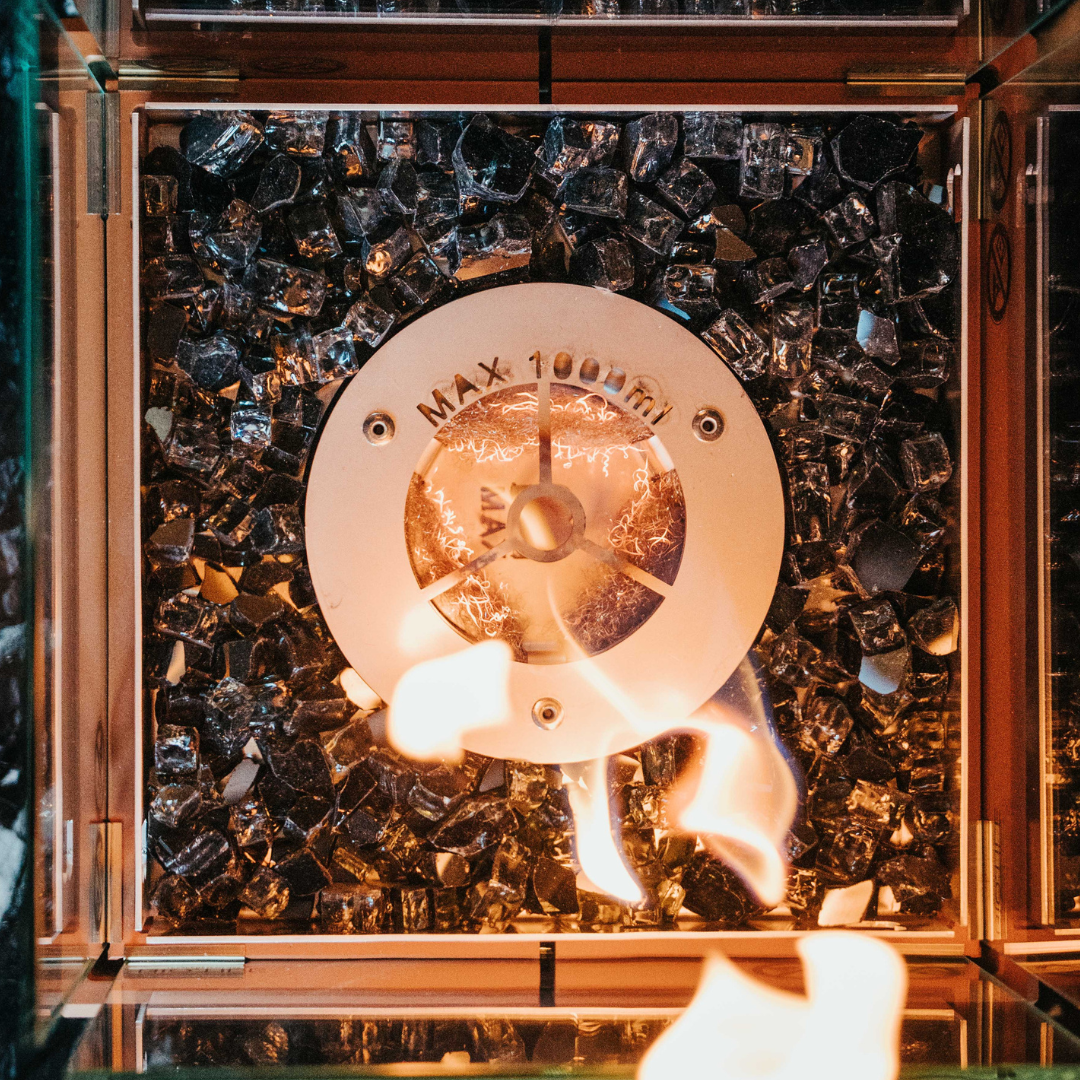 bovenaanzicht tank primo terracotta tafelhaard met vlam